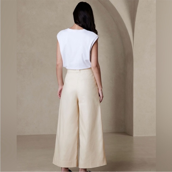 NWT! BANANA REPUBLIC TRANSITION CREAM WHITE CRUISE CROPPED PANT - MULTIPLE🌸 - Picture 2 of 4